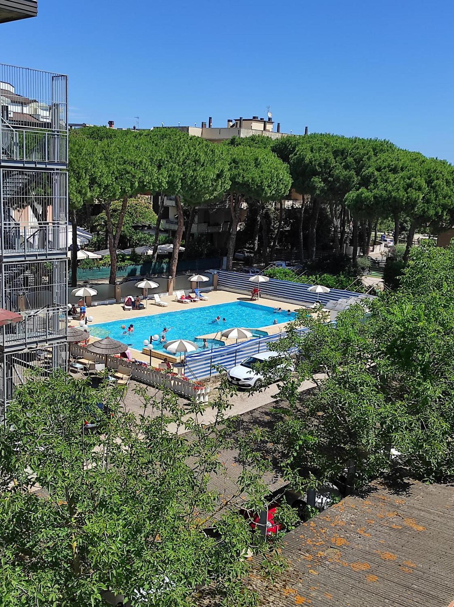 Residence Quadrifoglio Cervia Eksteriør bilde