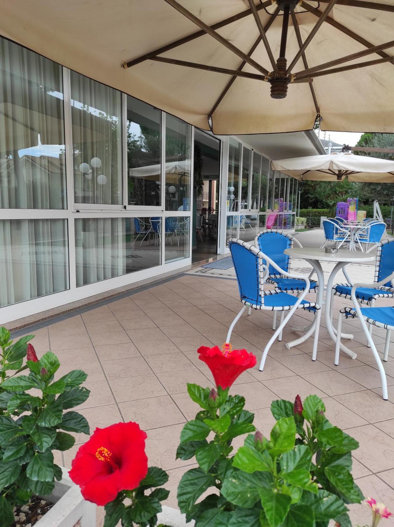 Residence Quadrifoglio Cervia Eksteriør bilde