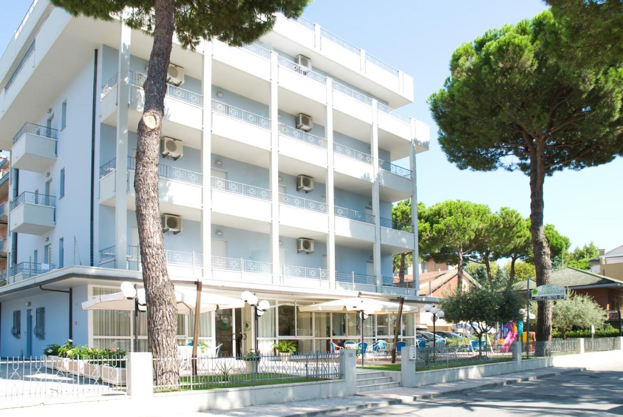 Residence Quadrifoglio Cervia Eksteriør bilde